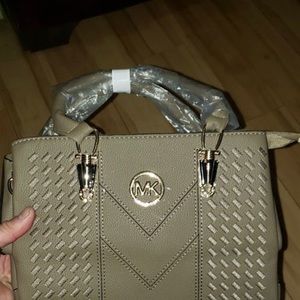 Women’s Purse/satchel